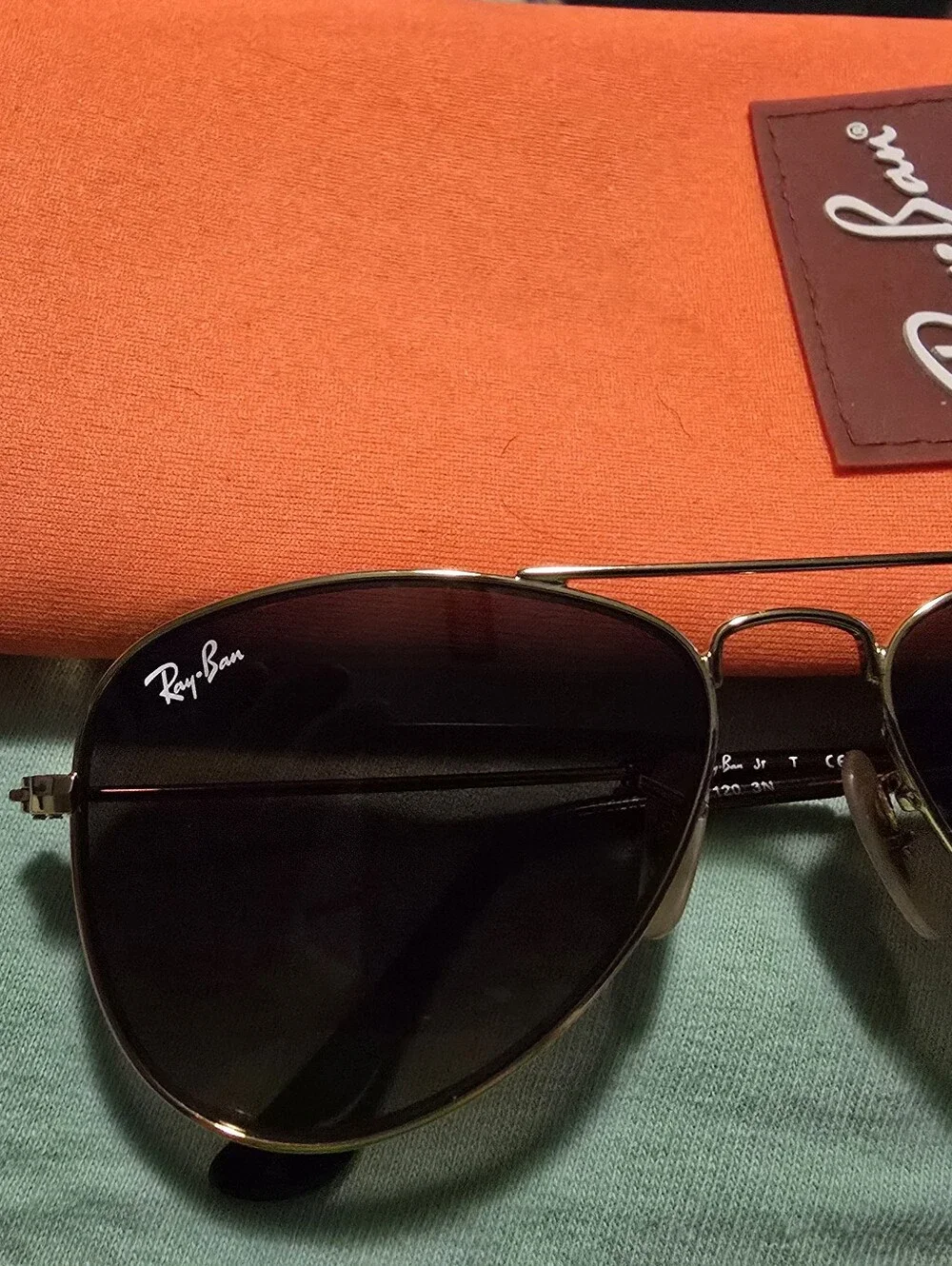 Ray-Ban iconic ray